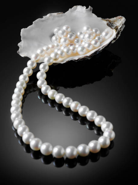 https://au.kirstinash.com/collections/pearls
